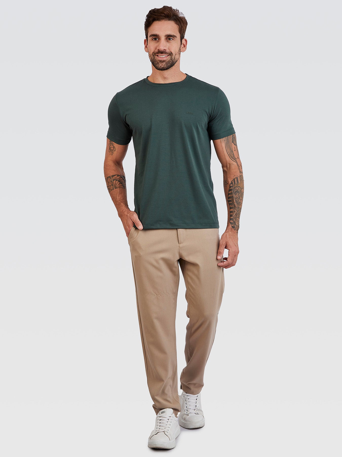 Camiseta Básica Verde Bosque Logo Verde