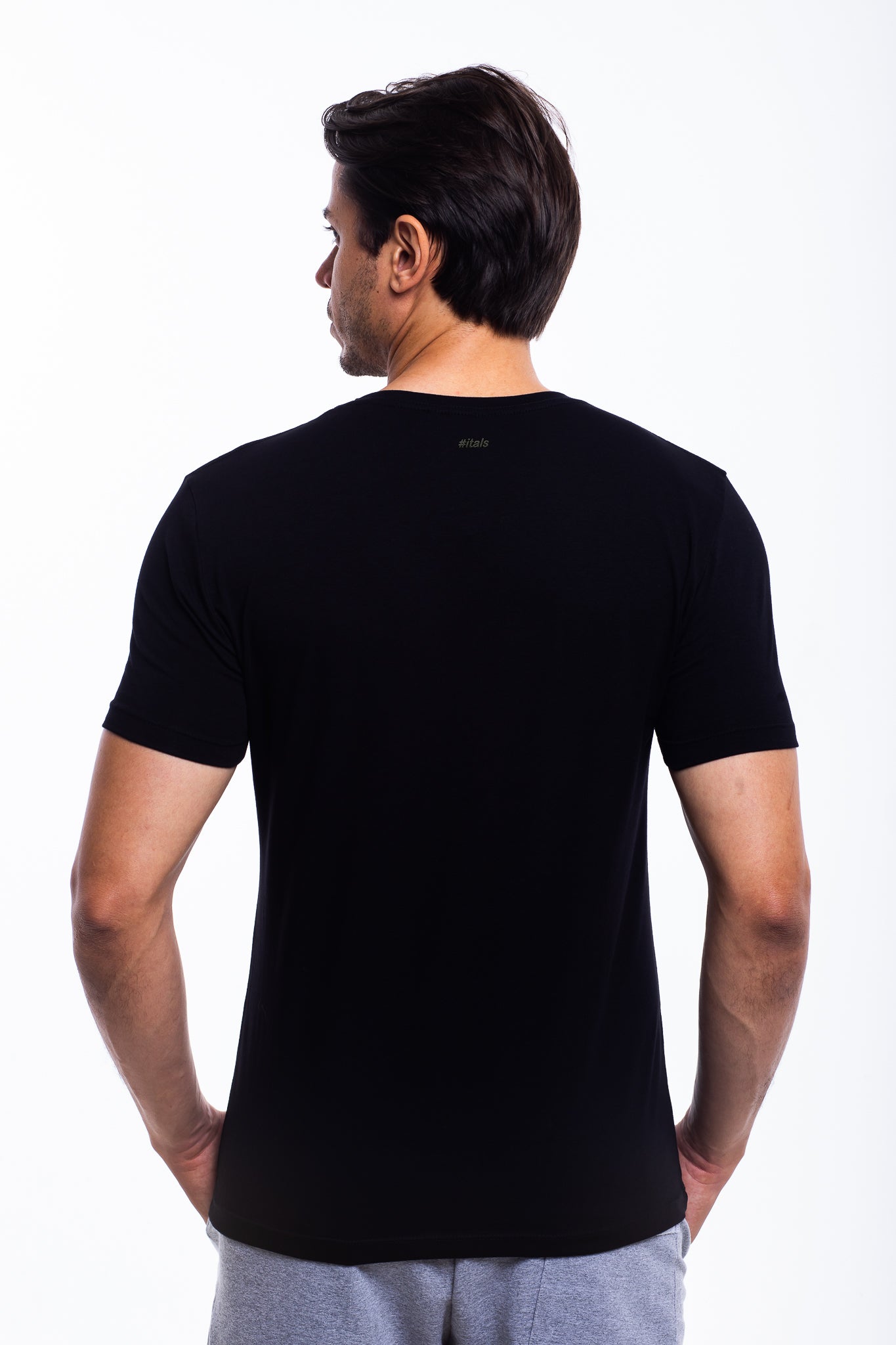 Camiseta Básica Preto Logo Nuca
