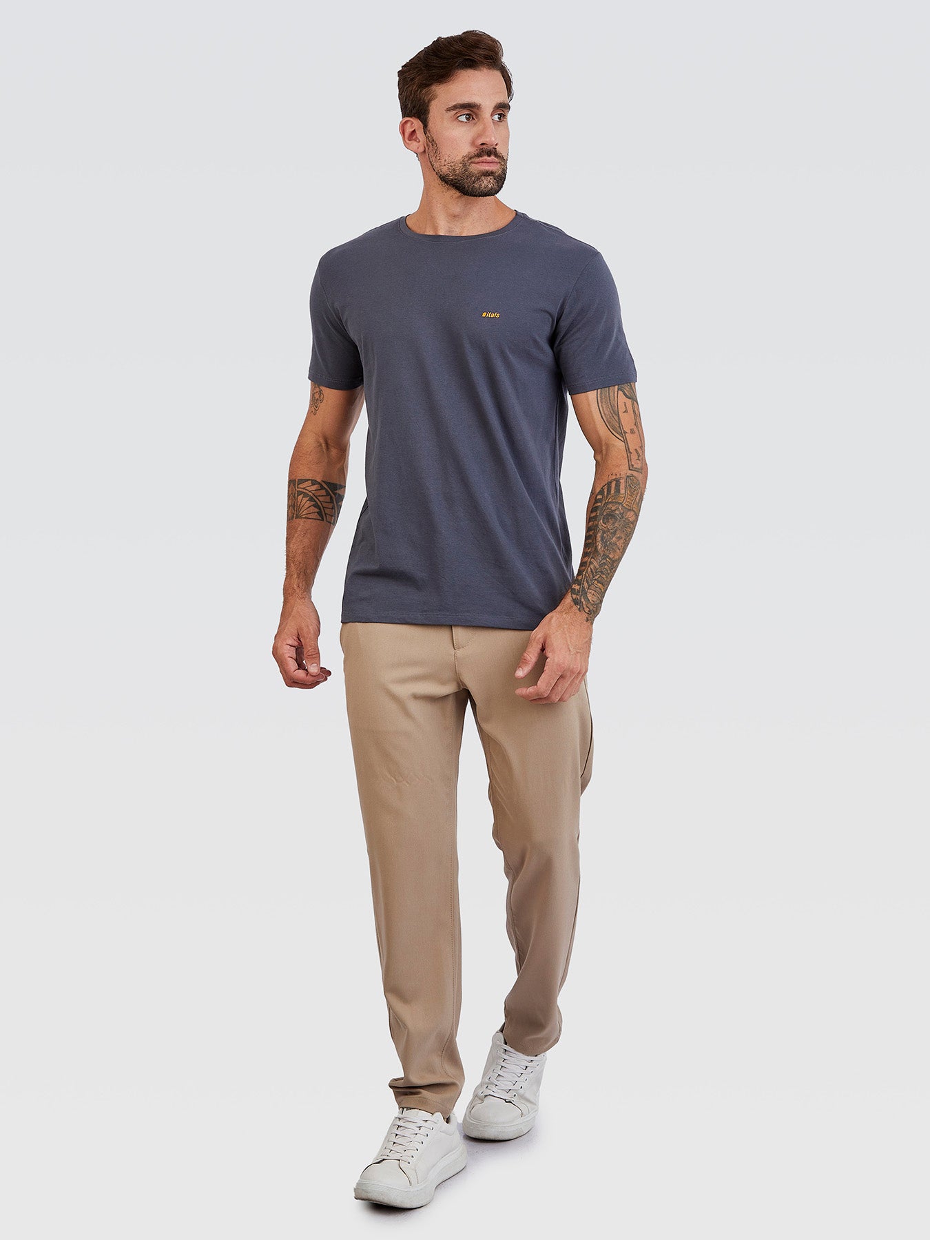 Camiseta Básica Chumbo Logo Neon Laranja